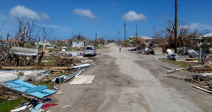 UNFPA responde a necesidades de mujeres y adolescentes desplazadas de Barbuda