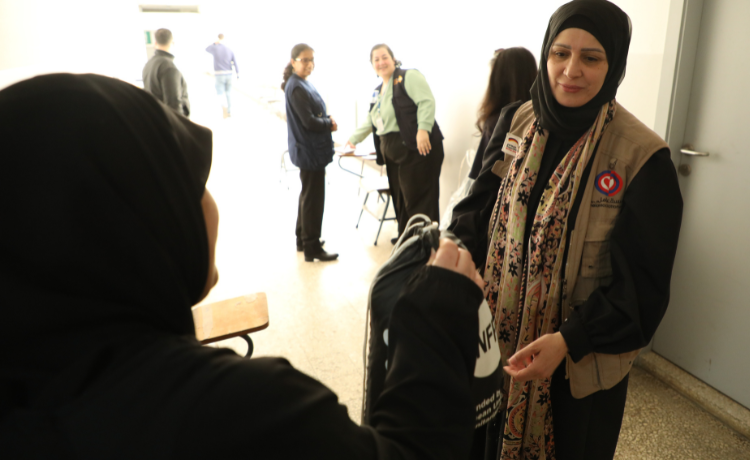 In shelters across Lebanon, UNFPA is providing reproductive services and psychosocial support and distributing dignity kits containing hygiene and menstrual supplies, as well as baby kits of essentials for pregnant women and new mothers. 