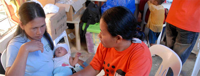 Medical Teams Start Providing Services for Pregnant Survivors of Typhoon Haiyan