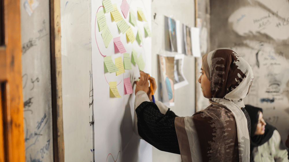 To provide a secure environment where girls can seek immediate and longer-term help from gender-based violence, UNFPA supports safe spaces, youth hubs and girls’ tents across Gaza.© UNFPA Palestine/Social Development Forum