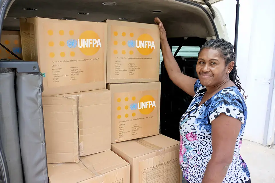 Les kits de dignité de l’UNFPA arrivent sur l’île d’Epi au Vanuatu. © UNFPA/ David Palazón
